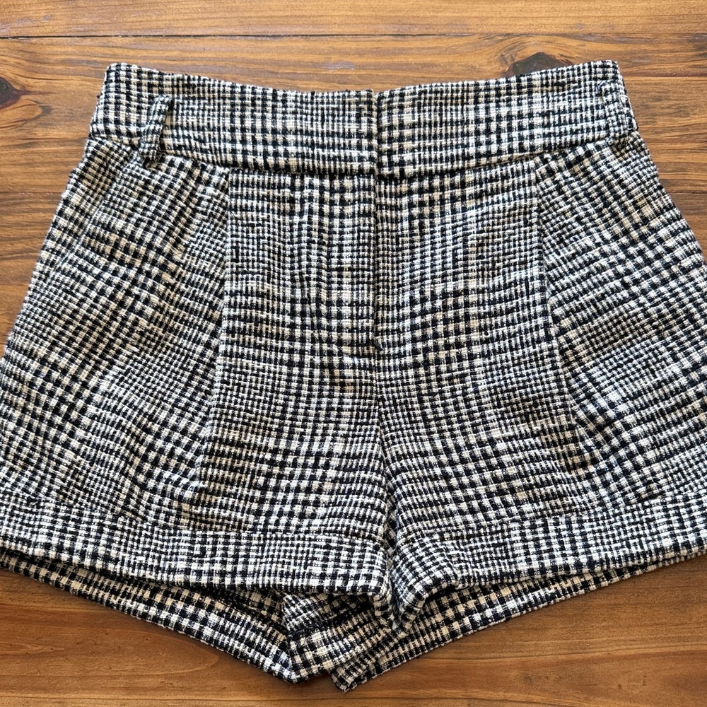 Veronica Beard Plaid Shorts. Size 8